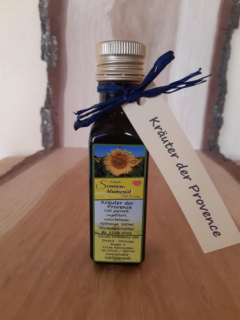 Sonnenblumenöl– kaltgepresst, ungefiltert, hochwertig – aus unserer eigenen Ölmühle – mit Sonnenblumenkernen aus eigenem Anbau