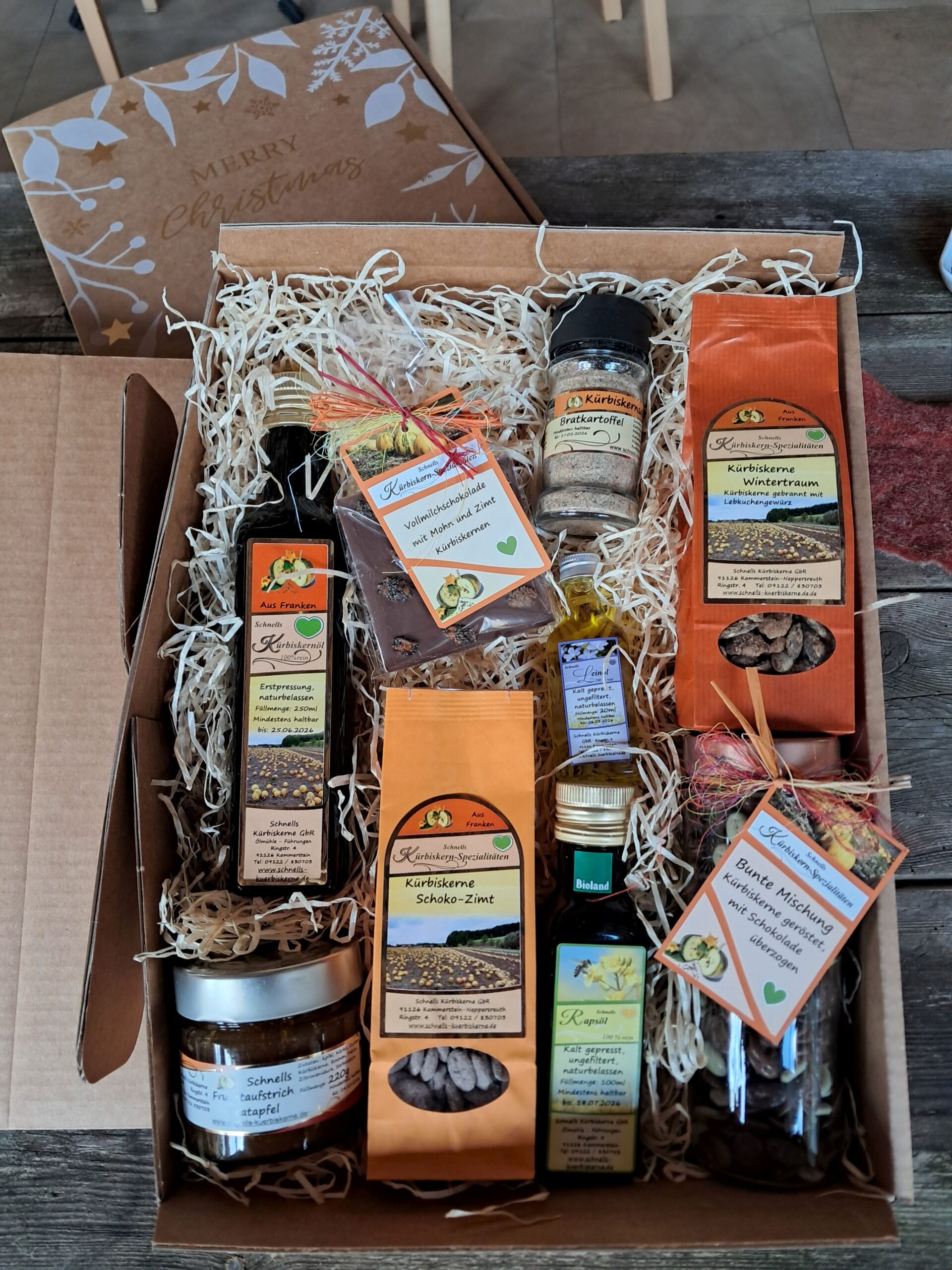 Geschenkbox Merry Christmas | Schnell’s Kürbiskerne GbR Weihnachtspräsent Merry Christmas innen